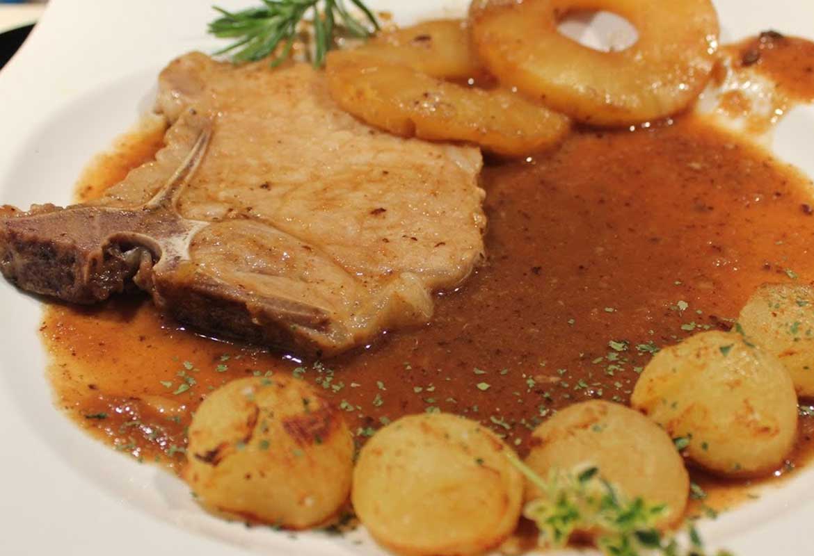 Pernil de Cerdo en Salsa de Hongos